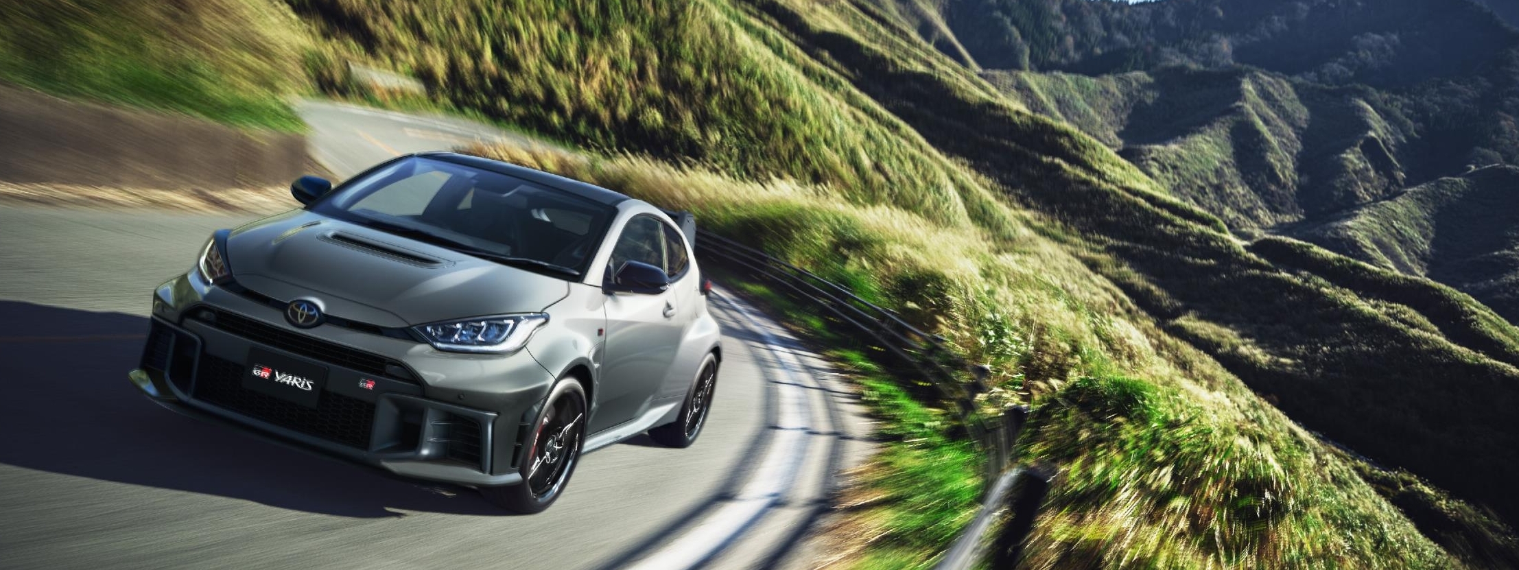 RZ“High performance” + Aero performance package［GR-DAT（8AT・4WD）］
