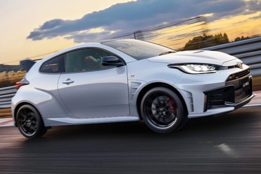 RZ“High performance” + Aero performance package［GR-DAT（8AT・4WD）］