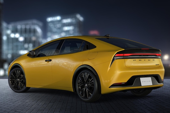 特別仕様車 G プラグインハイブリッド車 “Night Shade”（ベース車両はG プラグインハイブリッド車）
