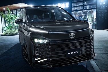 【モデル入り素材】S-Z（2WD・7人乗り）