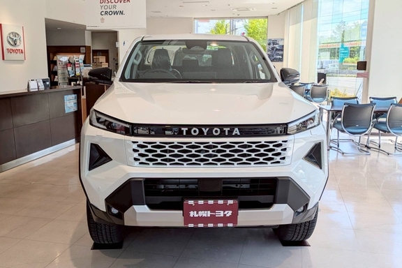 ハイラックス展示車_小樽支店 (1)