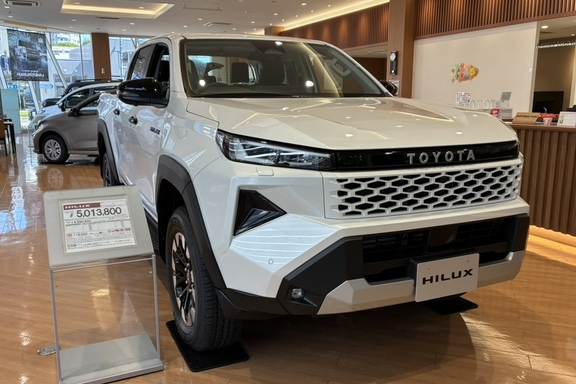 ハイラックス展示車_月寒支店 (4)