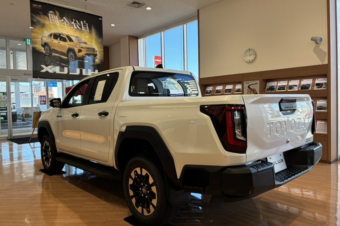 ハイラックス展示車_月寒支店 (6)